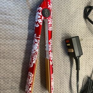 Elegant Red Floral Hair Straightener